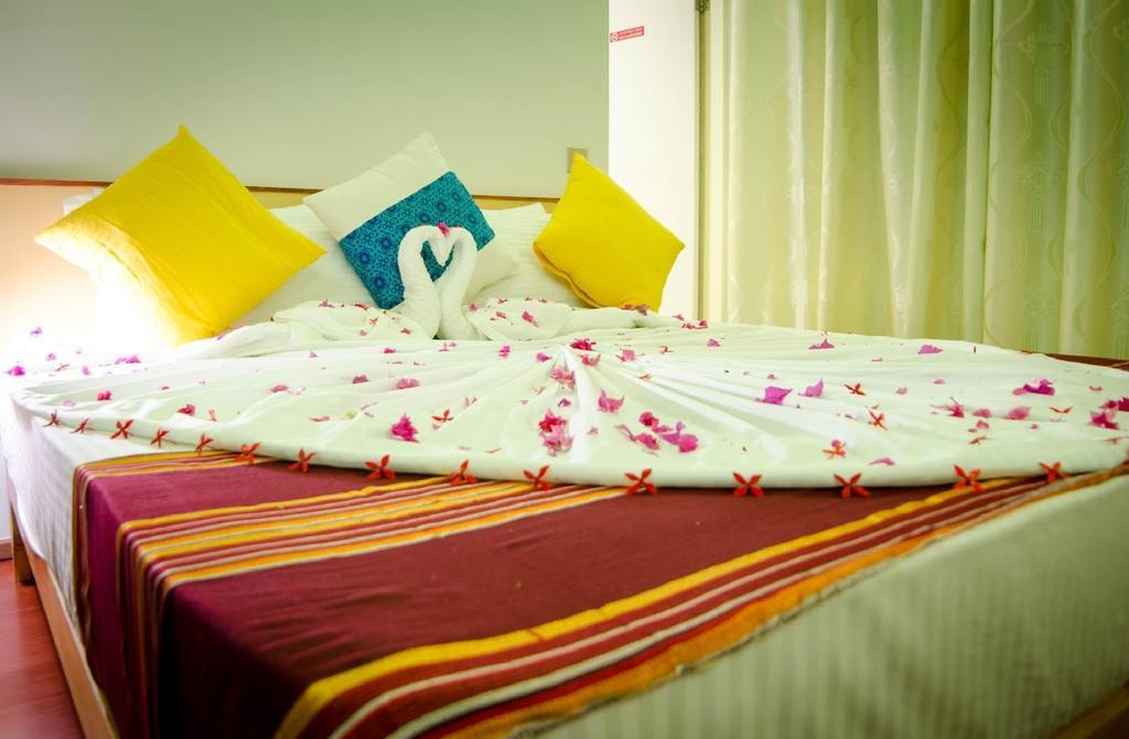 Ci-Ritorno View Hotell Maafushi Exteriör bild