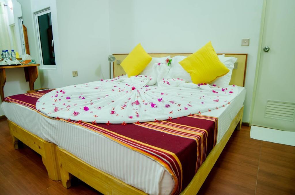 Ci-Ritorno View Hotell Maafushi Exteriör bild